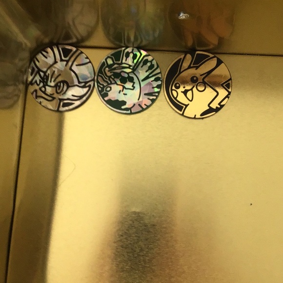 200+ Pokémon cards. Rainbow/gx poke box coins - Picture 6 of 7